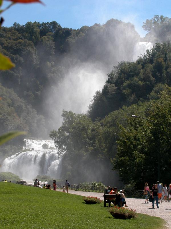 cascata%20delle%20marmore.jpg